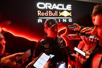 Verstappen boccia il Gp di Las Vegas: “Uno spettacolo da clown” 